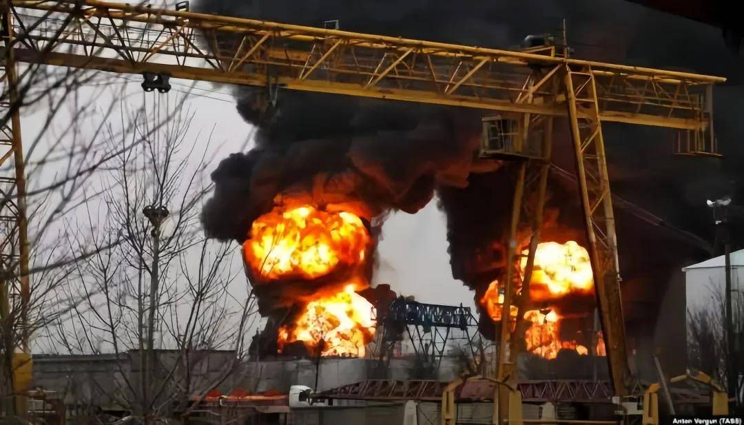 揭开乌克兰战场幕后:波兰雇佣军占多数<strong></p>
<p>亿博虚拟币</strong>,俄军如何应对国际复杂博弈?