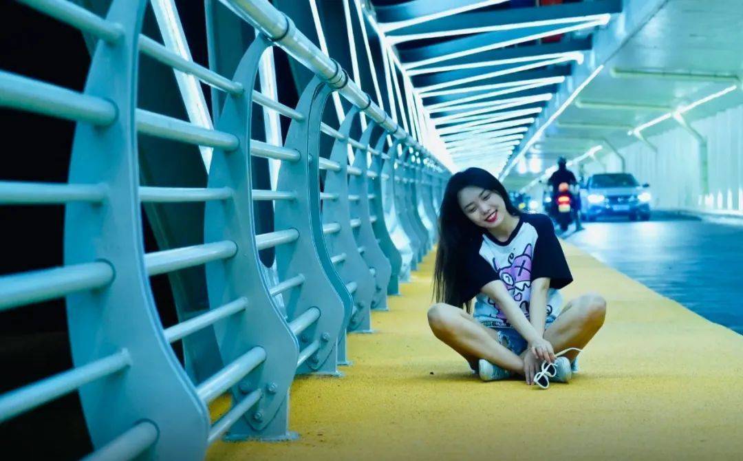 鸡窝头女士收拾漂亮上班了<strong></p>
<p>亿博虚拟币</strong>!精致一年潦草一天爆红