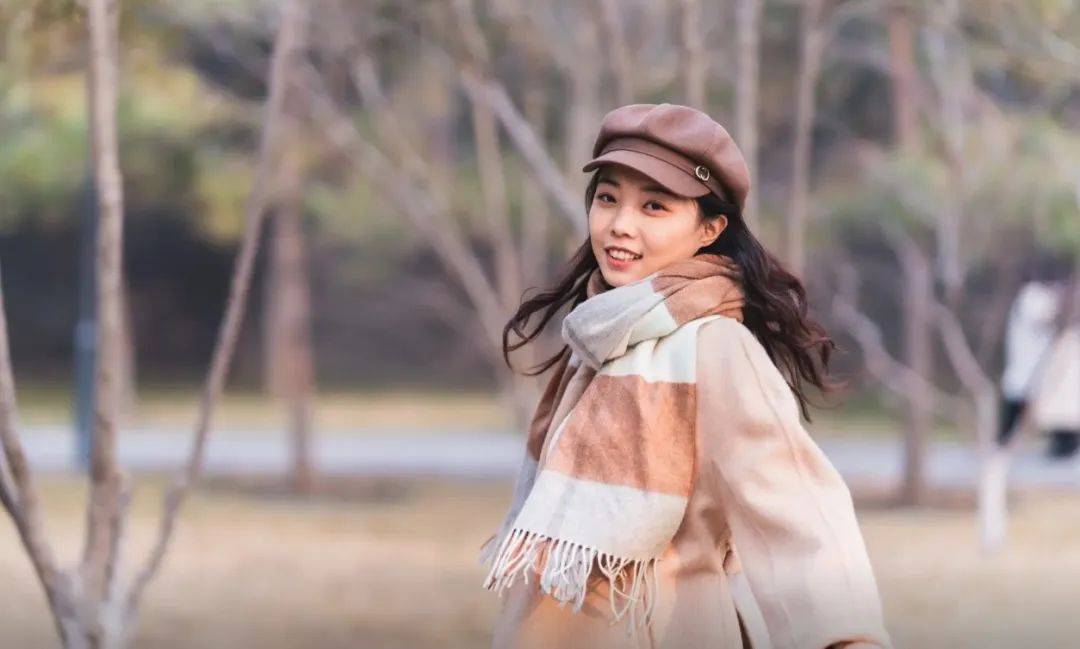 鸡窝头女士收拾漂亮上班了<strong></p>
<p>亿博虚拟币</strong>!精致一年潦草一天爆红