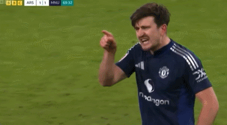 暴怒马奎尔怒斥哈弗茨和裁判<strong></p>
<p>西昌虚拟币</strong>，拉都拉不住最后无奈地笑了