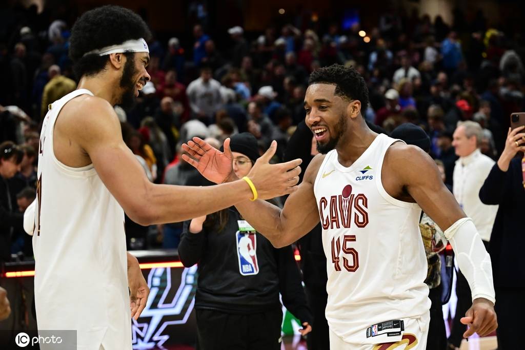 官方实力榜:骑士反超雷霆居首 火箭升第4湖人跌出前十