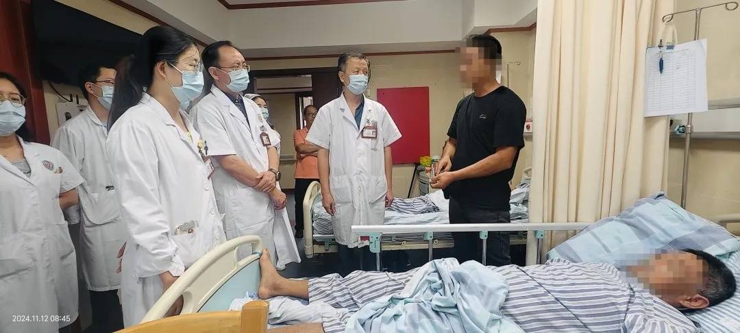 广州一“老酒鬼”路边捡到宝<strong></p>
<p>虚拟币口子</strong>，笑着笑着倒下了……