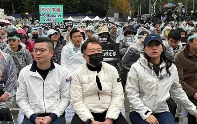 不忍了<strong></p>
<p>虚拟币口子</strong>，15万台湾民众上街高喊：干掉民进党！赖清德下台！