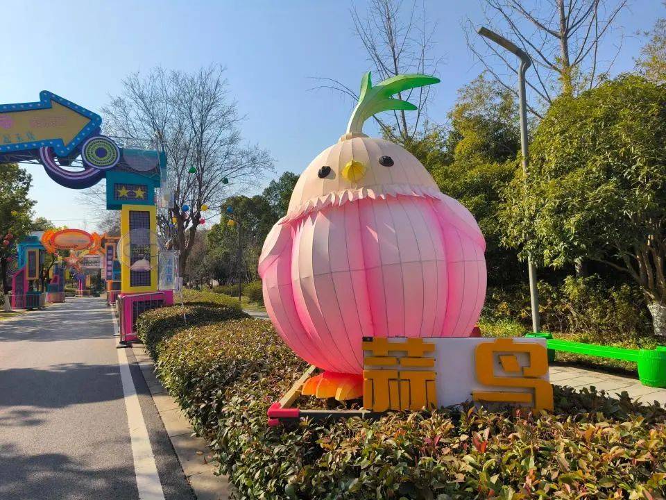 武汉一景区的“蒜鸟灯”走红<strong></p>
<p>东乡虚拟币</strong>，还有“武汉话段位”