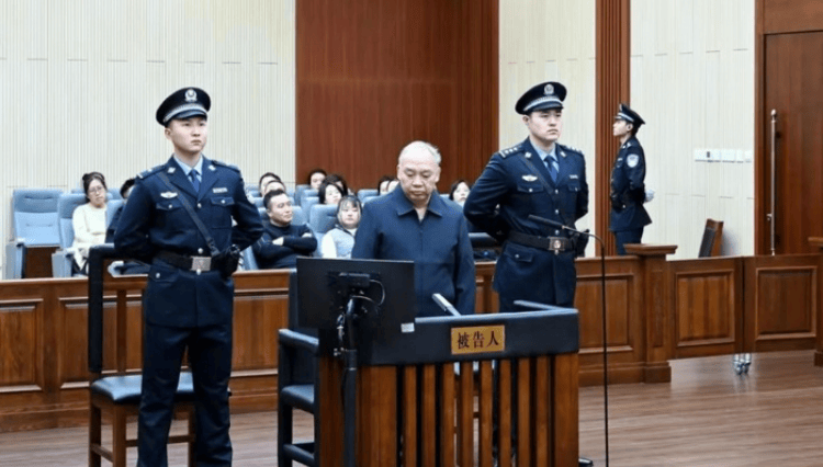 又一“烟草虎”<strong></p>
<p>东乡虚拟币</strong>！国家烟草专卖局原副局长张天峰被查 系今年首个落马中管干部