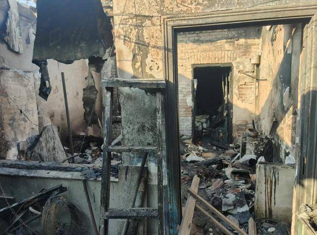 离谱！北京一女子电热毯起火后换房接着睡<strong></p>
<p>虚拟币涉赌</strong>，烧毁一排房屋……