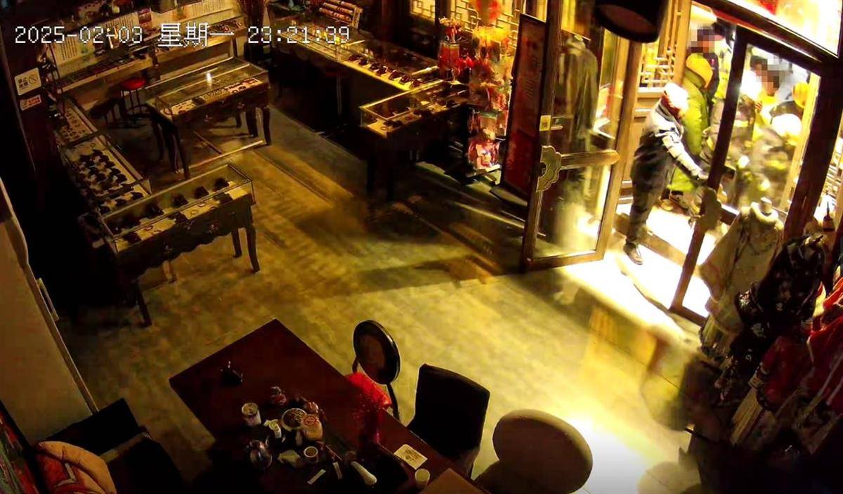 大同官方核查“店铺被撬锁开灯”事件<strong></p>
<p>有道虚拟币</strong>，律师：撬锁入室涉嫌违法，且滥用行政权力