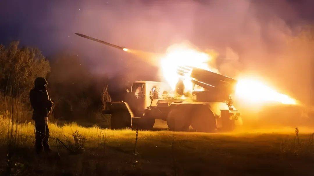 俄军突袭库皮扬斯克<strong></p>
<p>虚拟币划转</strong>,千辆战车大举渡河,乌克兰紧急反应:泽连斯基如何应对?