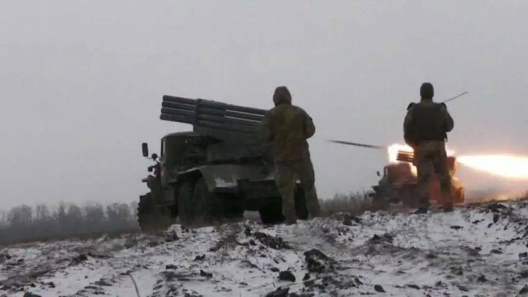 俄军突袭库皮扬斯克<strong></p>
<p>虚拟币划转</strong>,千辆战车大举渡河,乌克兰紧急反应:泽连斯基如何应对?