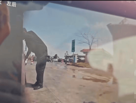 小米SU7在服务区被恶意割胎<strong></p>
<p>虚拟币划转</strong>，阳西警方通报：嫌疑人被当场抓获，已刑拘！