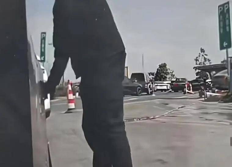 事发沈海高速服务区!多位车主遭遇划胎诈补<strong></p>
<p>虚拟币划转</strong>,这项功能立功了,快看看你有吗!警方通报→