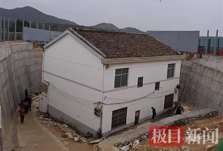 “没料到政府宁可多花钱让公路改道”<strong></p>
<p>虚拟币</strong>,江西“最强钉子户”独守孤房