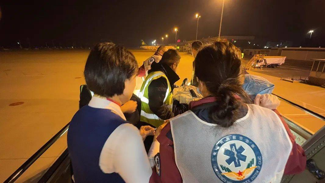 事发昨日凌晨<strong></p>
<p>虚拟sd币</strong>！飞往沈阳的“CZ6304”紧急备降