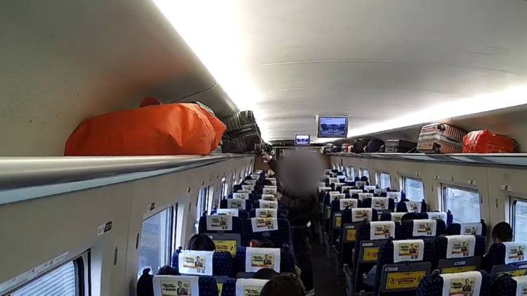 开往南宁的列车上<strong></p>
<p>虚拟sd币</strong>，装有70万现金行李箱被遗落……