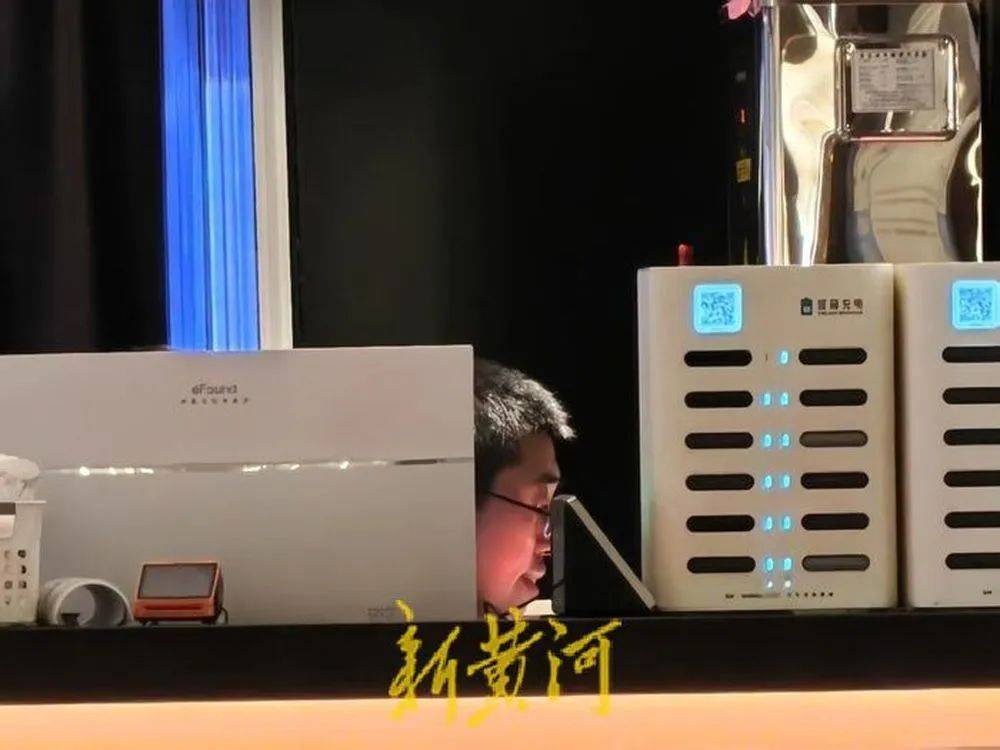 “张兰封号”风波后的麻六记：线下门店直播意外爆火<strong></p>
<p>虚拟sd币</strong>，济南店直播间当日点赞超1665万