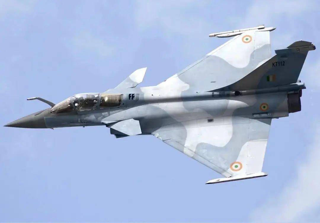 印度军方爆出惊人内幕<strong></p>
<p>拉菲虚拟币</strong>，光辉战机形同作秀，暴露印度空军真实水平