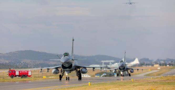 美专家：解放军已手握“王牌”<strong></p>
<p>虚拟币im</strong>，统一台湾不用动武