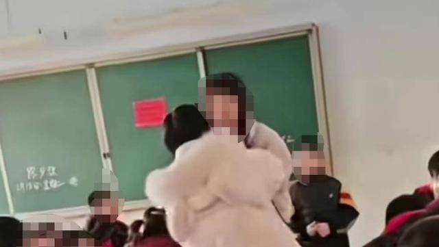 山西一老师把学生牙打掉<strong></p>
<p>虚拟币im</strong>，家人冲进教室讨说法？官方回应