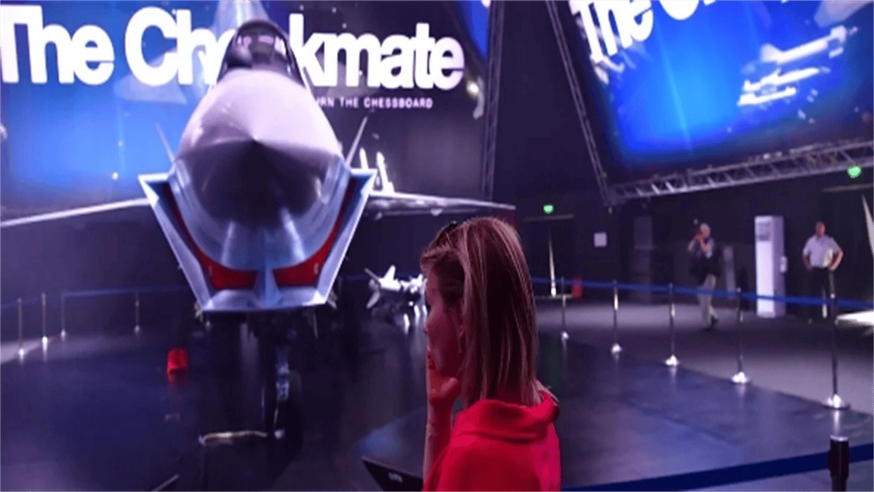 又一款第五代机亮相！机身上印着“75”<strong></p>
<p>爱米虚拟币</strong>，已明确卖给中东国家