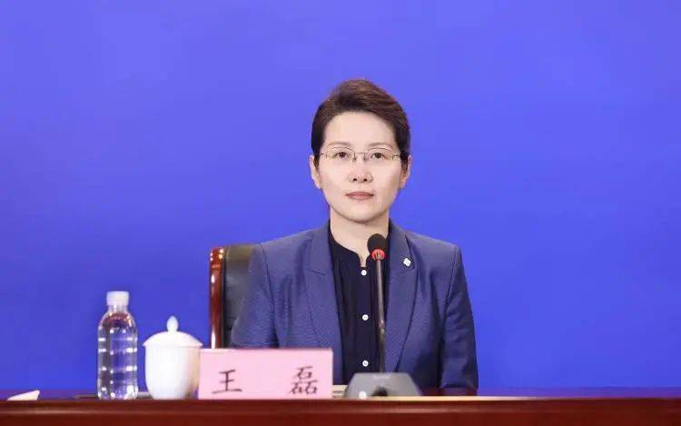 36岁升正厅、曾是全国最年轻女市长<strong></p>
<p>爱米虚拟币</strong>，她再履新