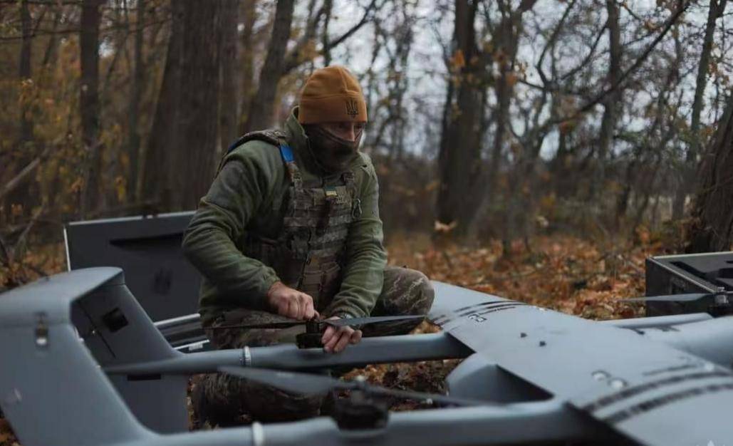 没想到<strong></p>
<p>爱米虚拟币</strong>，泽连斯基是个“狠角色”！深夜号令乌军，对美俄目标开打