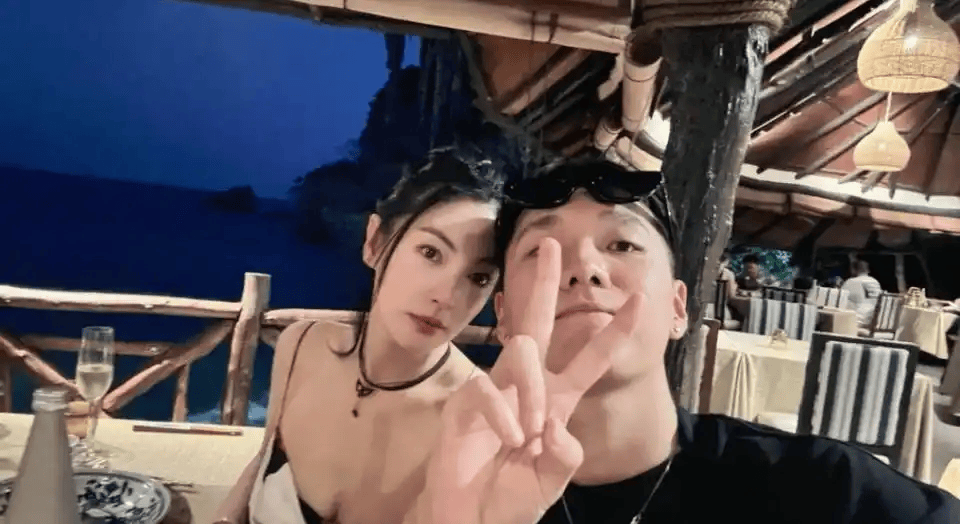 公开分手不到1个月<strong></p>
<p>爱米虚拟币</strong>，37岁张雨绮新恋情登上热搜