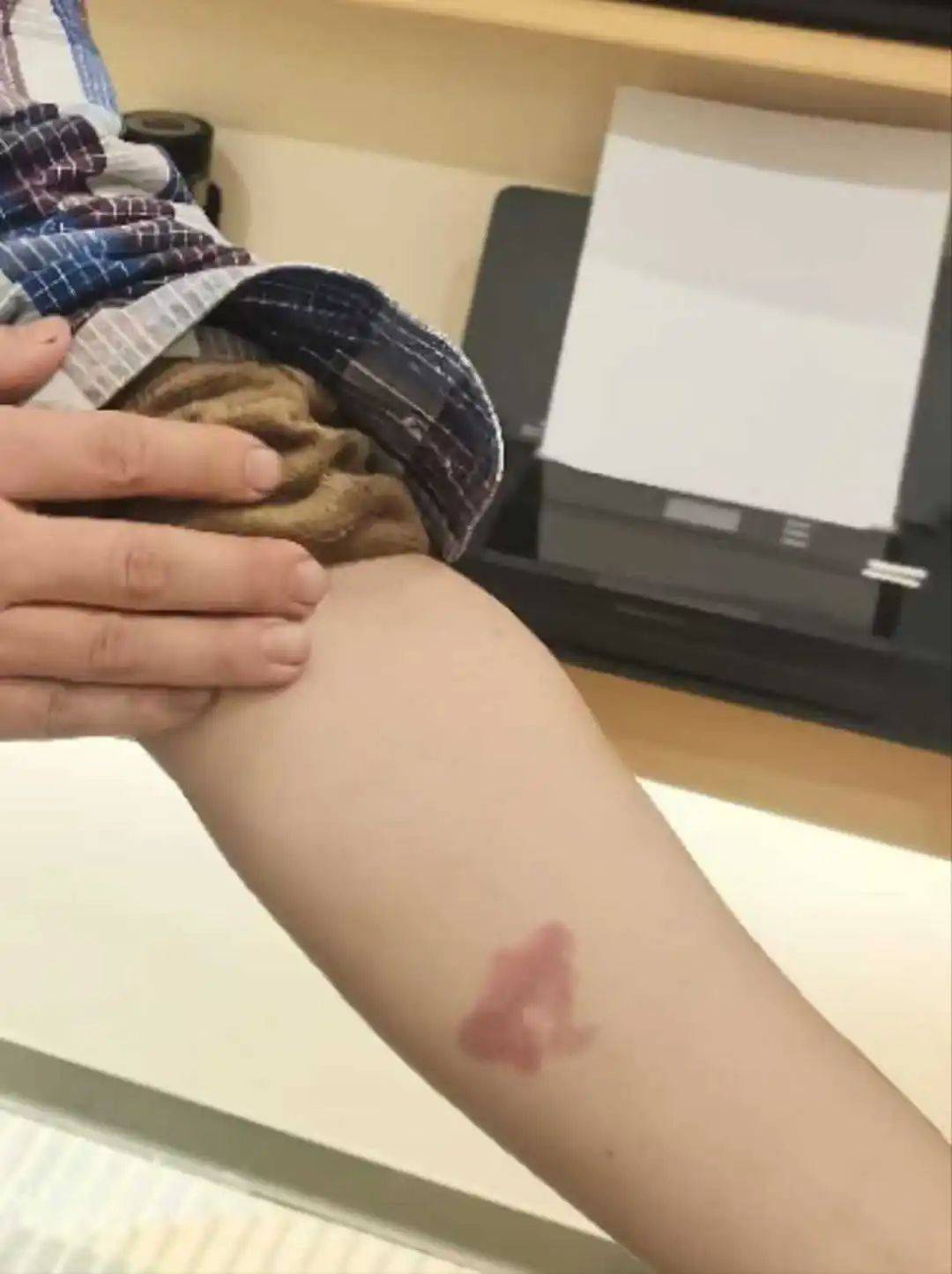 42岁男子被亲生父母找到!丢了37年<strong></p>
<p>爱米虚拟币</strong>,有房有车,女儿已14岁