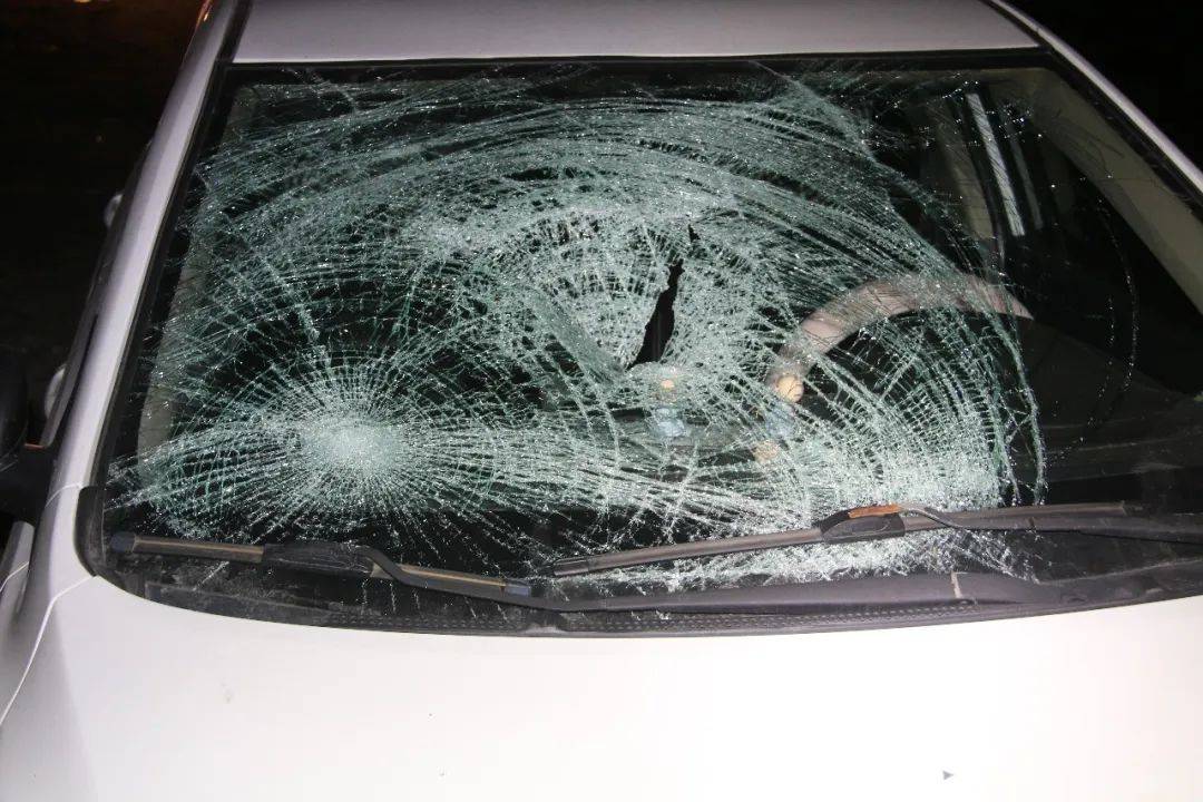 内蒙古：“砰”的一声巨响<strong></p>
<p>虚拟分币</strong>，轿车撞上了行人！悲剧发生只因司机的一个行为……