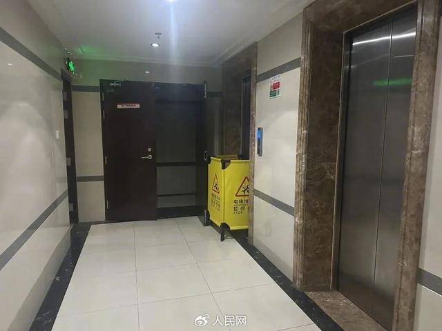 电梯急坠负2楼又猛冲至33楼<strong></p>
<p>虚拟分币</strong>,业主不幸身亡