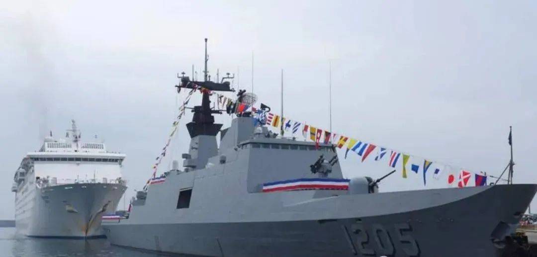 两岸军舰再次对峙<strong></p>
<p>ps虚拟币</strong>，台军挑衅遭解放军驳斥，052D卸下主炮炮衣亮剑，台舰艇灰溜溜撤离，岛内“绿媒”气得跳脚