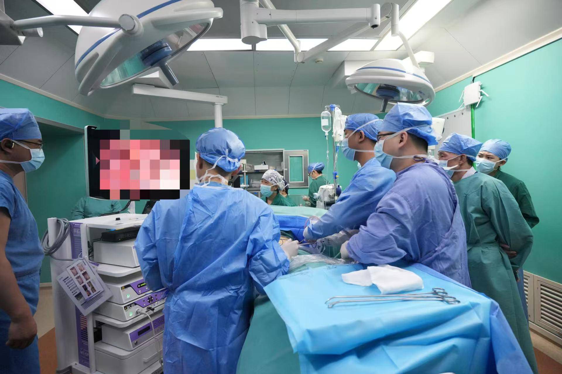 20米高空掉落螺丝刀直插男子胸腔<strong></p>
<p>区块链虚拟币</strong>！医生：不要自行拔除