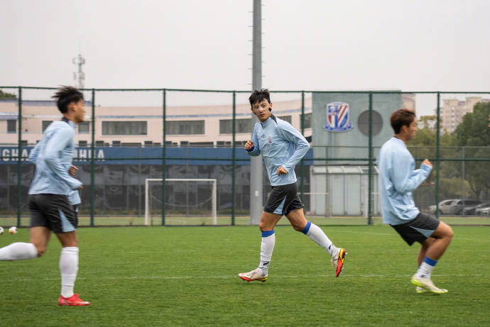 国足怎么办<strong></p>
<p>虚拟币nba</strong>？申花官方确认蒋圣龙骨折 两轮连伤两大中卫