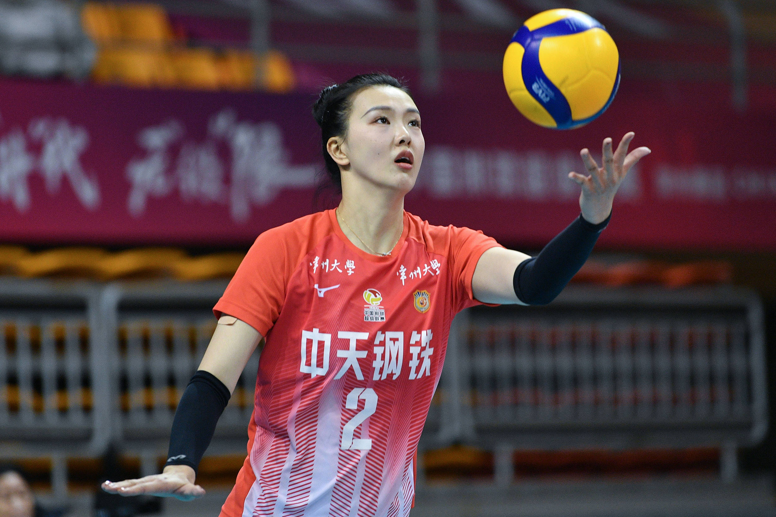 深一度｜老将张常宁<strong></p>
<p>虚拟币 狗币</strong>，排球征途迎风而上