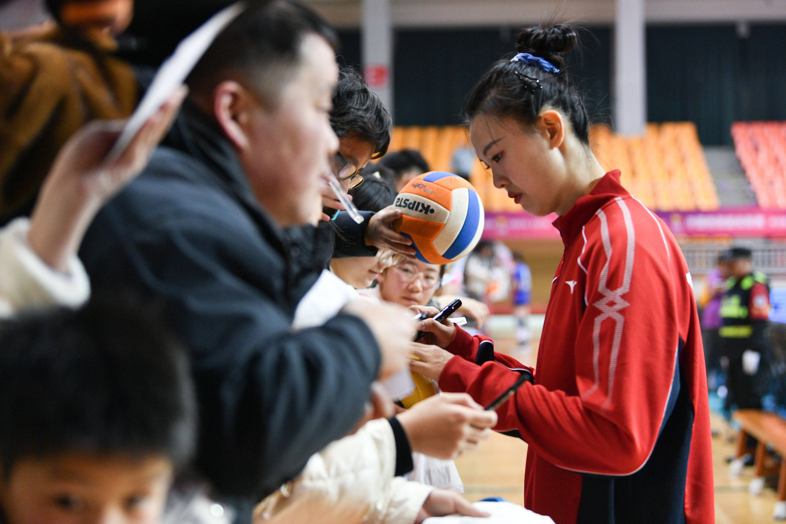 深一度｜老将张常宁<strong></p>
<p>虚拟币 狗币</strong>，排球征途迎风而上