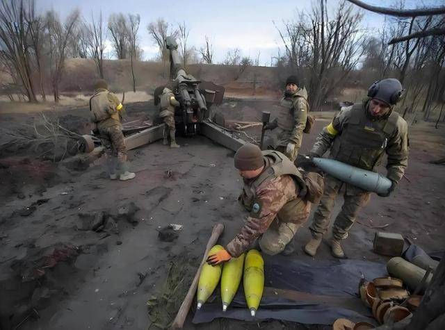 一口气倾泻5000枚导弹<strong></p>
<p>虚拟币 狗币</strong>,乌军瞬间回血,俄立马召唤大部队上场