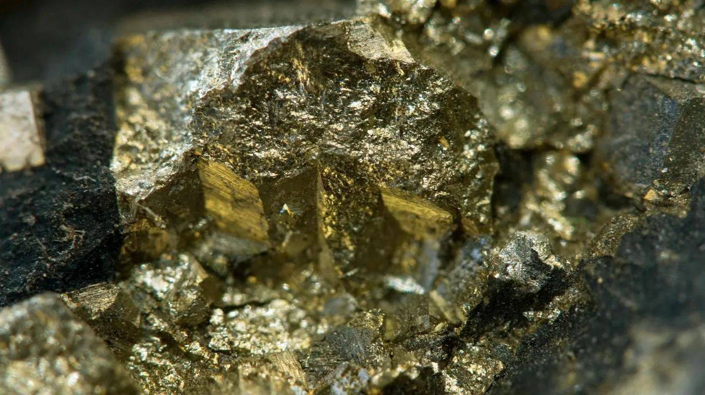 “卖谁都不许卖给中国!”蒙古国把最大铜矿卖给澳洲<strong></p>
<p>虚拟币的交易平台</strong>,并提出一无理要求