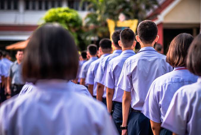 泰国废除执行50年的学生发型规定:侵犯个人自由