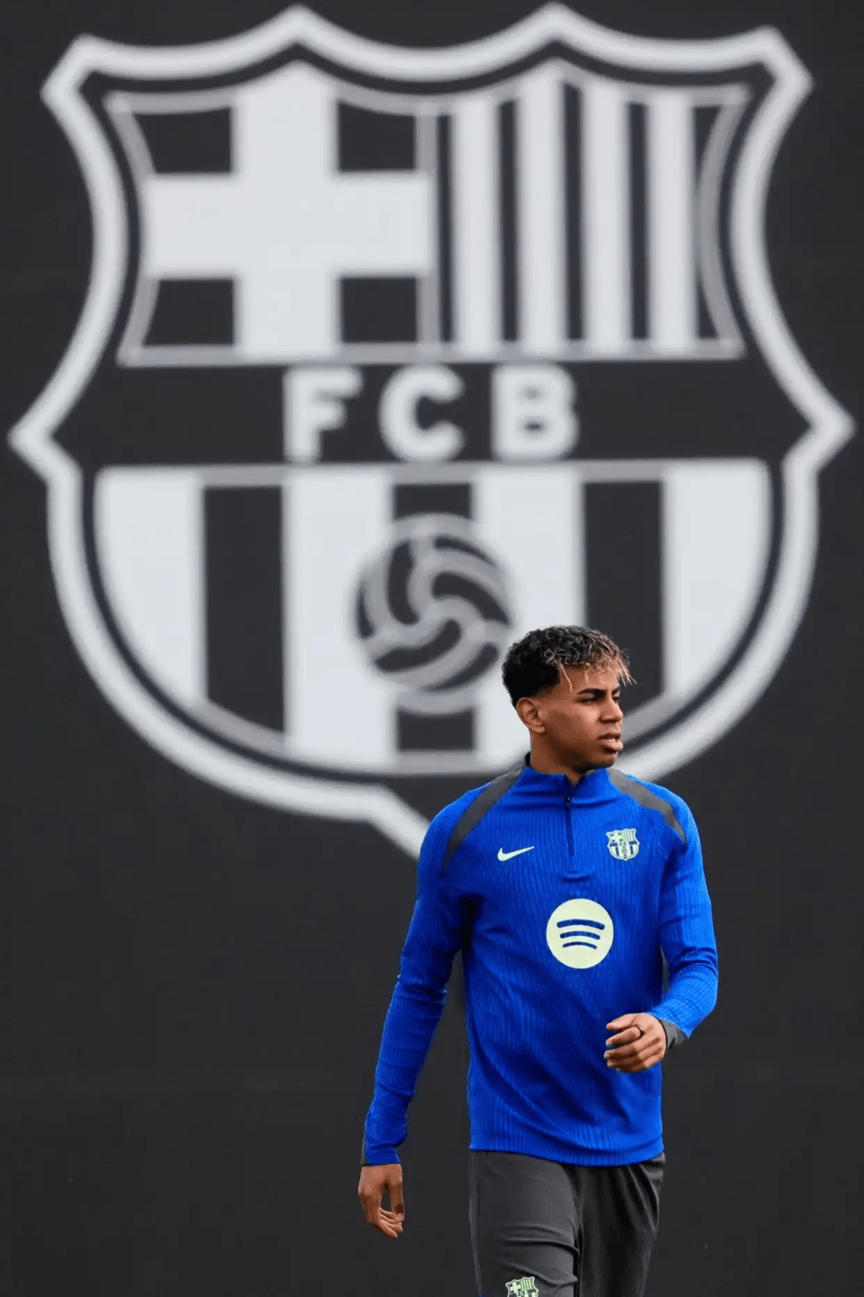 欧冠|是亚马尔将巴萨送进八强？不<strong></p>
<p>虚拟币模拟</strong>，他的背后还有高人