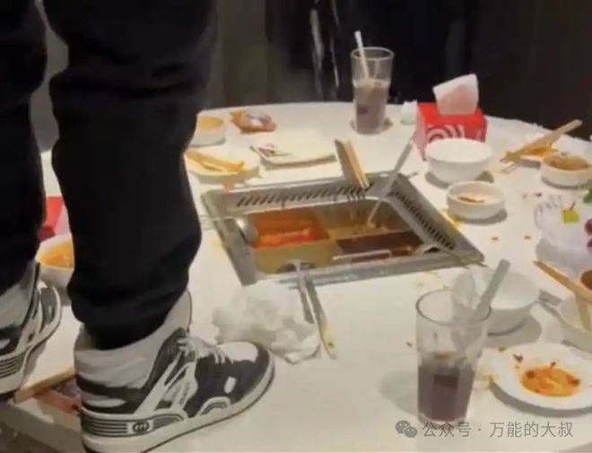 “魔童尿海”大反转<strong></p>
<p>虚拟网络币</strong>!海底捞被抵制错在太“滥情”