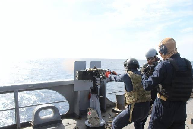 菲军自称3军舰在黄岩岛猛烈开火<strong></p>
<p>虚拟币发行</strong>,还没让中国看见?