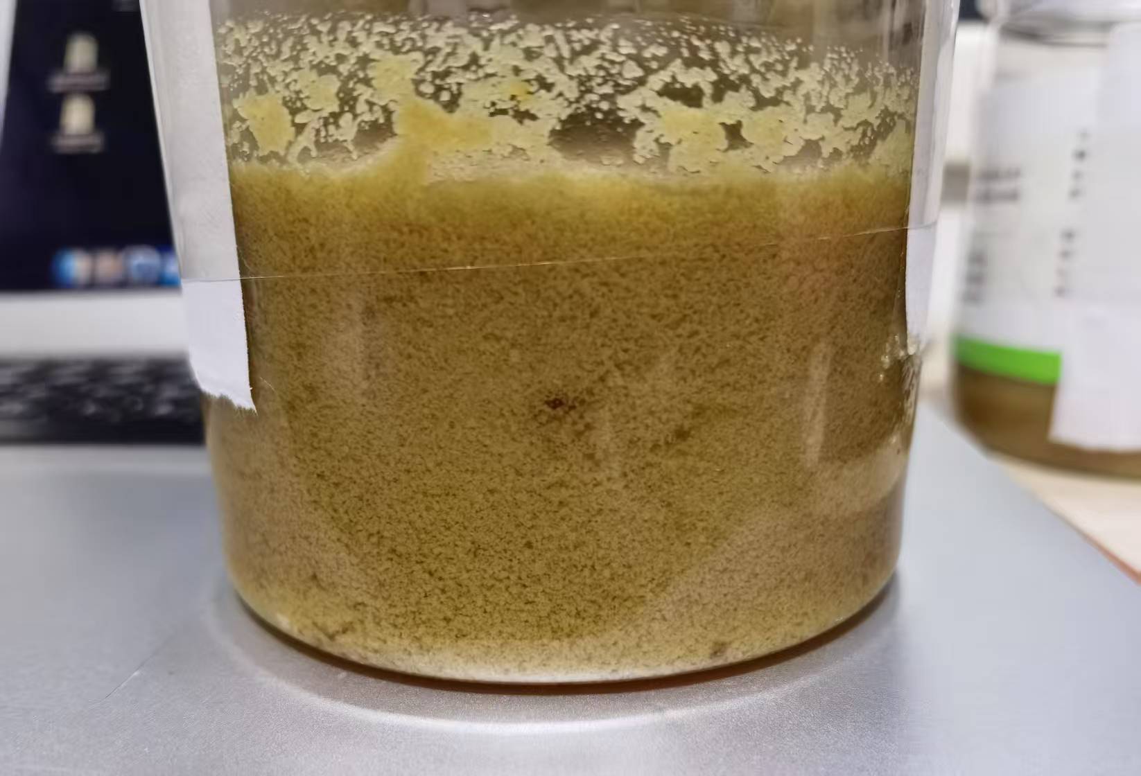 卧底华莱士两家门店:过期食材换签续命<strong></p>
<p>虚拟币平台交易平台</strong>,炸油酸价超标易引腹泻