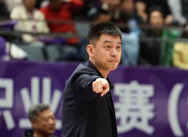 杨鸣：辽篮不容易 第三阶段被盼“死刑”被质疑