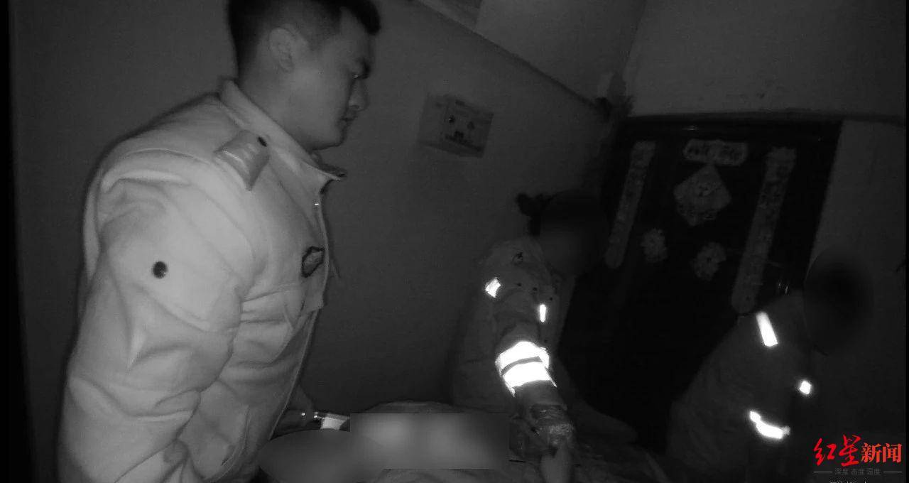 网友报警“她3天没上线了”<strong></p>
<p>挖矿 虚拟币</strong>,24岁独居女子被民警找到时正躺地上抽搐