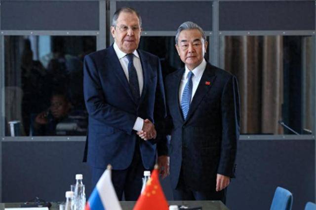 普京要打百年战争<strong></p>
<p>挖矿 虚拟币</strong>,特朗普发飙,中国专机落地,这个局中俄能破