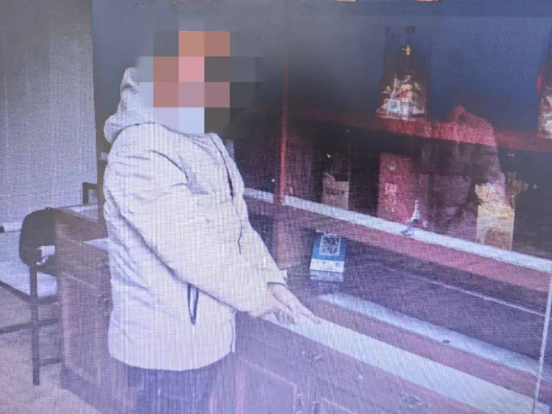 男子偷到假古币怒掷河中<strong></p>
<p>虚拟币币行情</strong>，到派出所 “打听风声”自投罗网