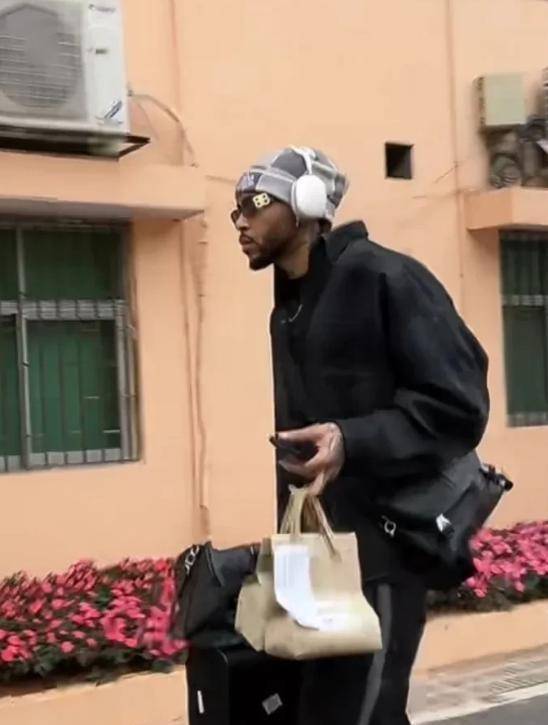 杜锋带13人出征上海!4外援+23兄弟<strong></p>
<p>虚拟拟币行情</strong>,贝贝获重用