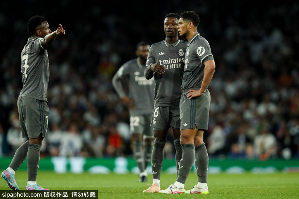 欧冠-赖斯任意球双响+伤退卡马文加染红 阿森纳3-0皇马