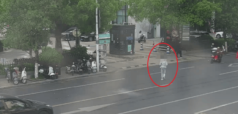 杭州大爷理发金项链不翼而飞<strong></p>
<p>虚拟币钱包</strong>，金属探测器都用上了，谁偷的？