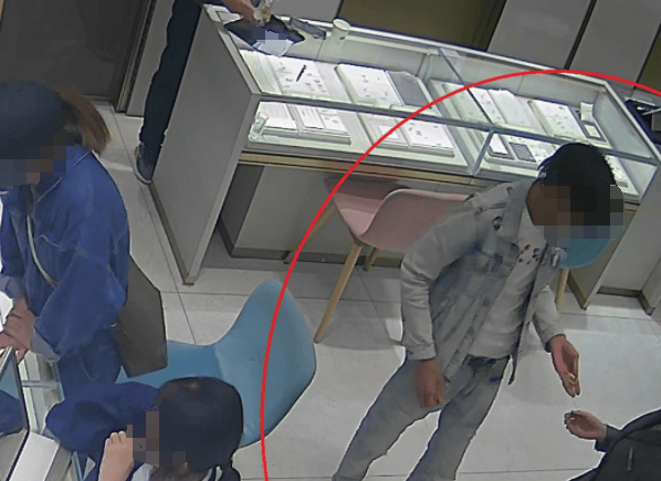 杭州大爷理发金项链不翼而飞<strong></p>
<p>虚拟币钱包</strong>，金属探测器都用上了，谁偷的？