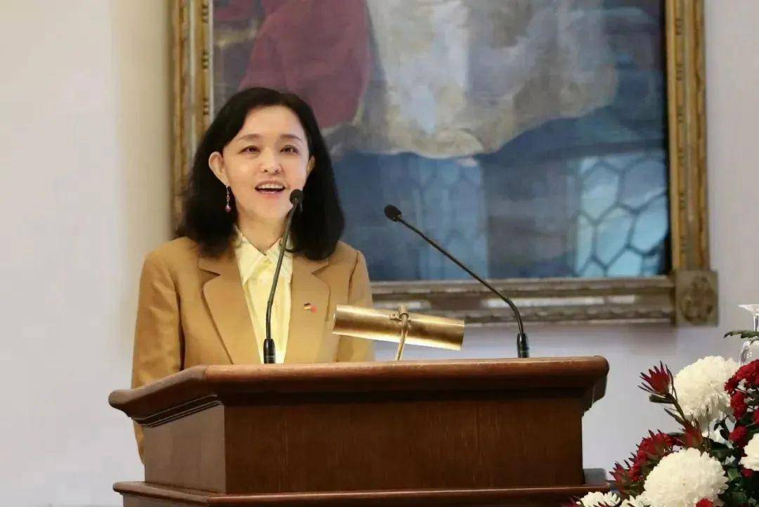 41岁升正厅的她<strong></p>
<p>虚拟币钱包</strong>,职务调整(附简历)